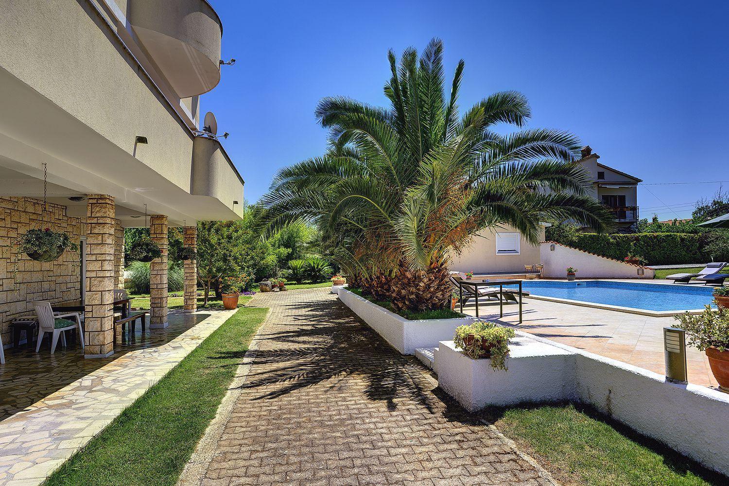 Zum Sandstrand Sind Es Wenige Gehminuten - Geniessen Sie Aber Auch Die Zeit Am Pool Medulin Exterior foto